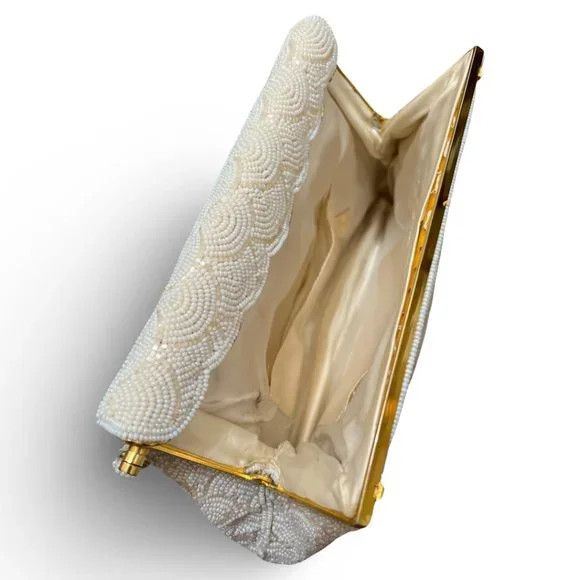 Vintage White Beaded Handbag Handmade Hong Kong - Picture 7 of 12